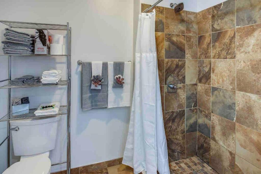 Appartement Ny Style Centric Loft With King Bed By Park Av. à Rochester Extérieur photo