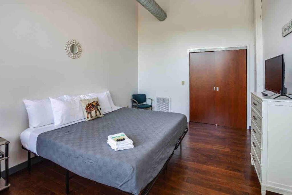 Appartement Ny Style Centric Loft With King Bed By Park Av. à Rochester Extérieur photo