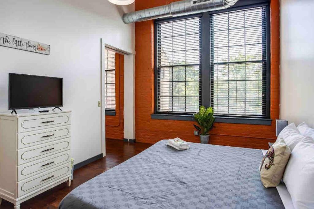 Appartement Ny Style Centric Loft With King Bed By Park Av. à Rochester Extérieur photo