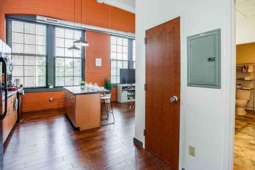 Appartement Ny Style Centric Loft With King Bed By Park Av. à Rochester Extérieur photo